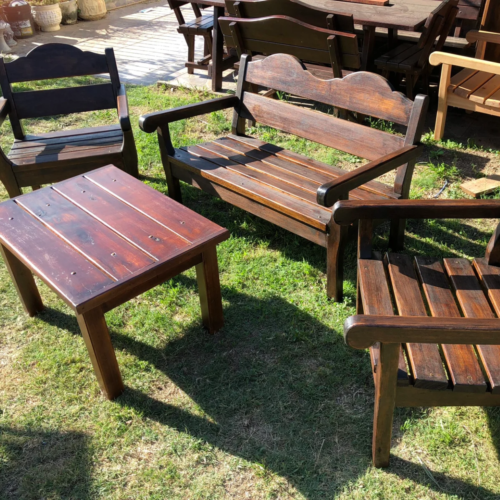 Sillon labrado conjunto con mesa mediana